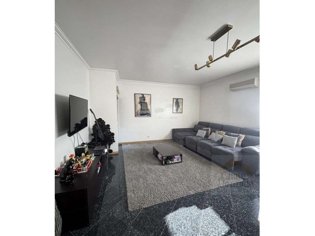 Grande T5 Duplex + terraço + garagem-16