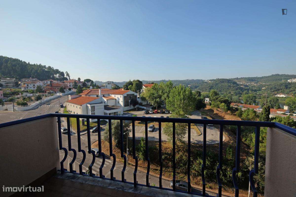 Quarto - localizado em Nogueiras Coimbra - Grande imagem: 2/9