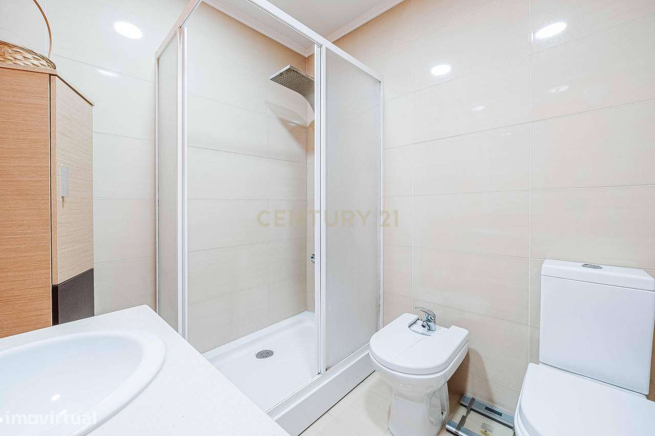 T2 em Caneças com Terraço,  logradouro  e 2 Parqueamentos-18