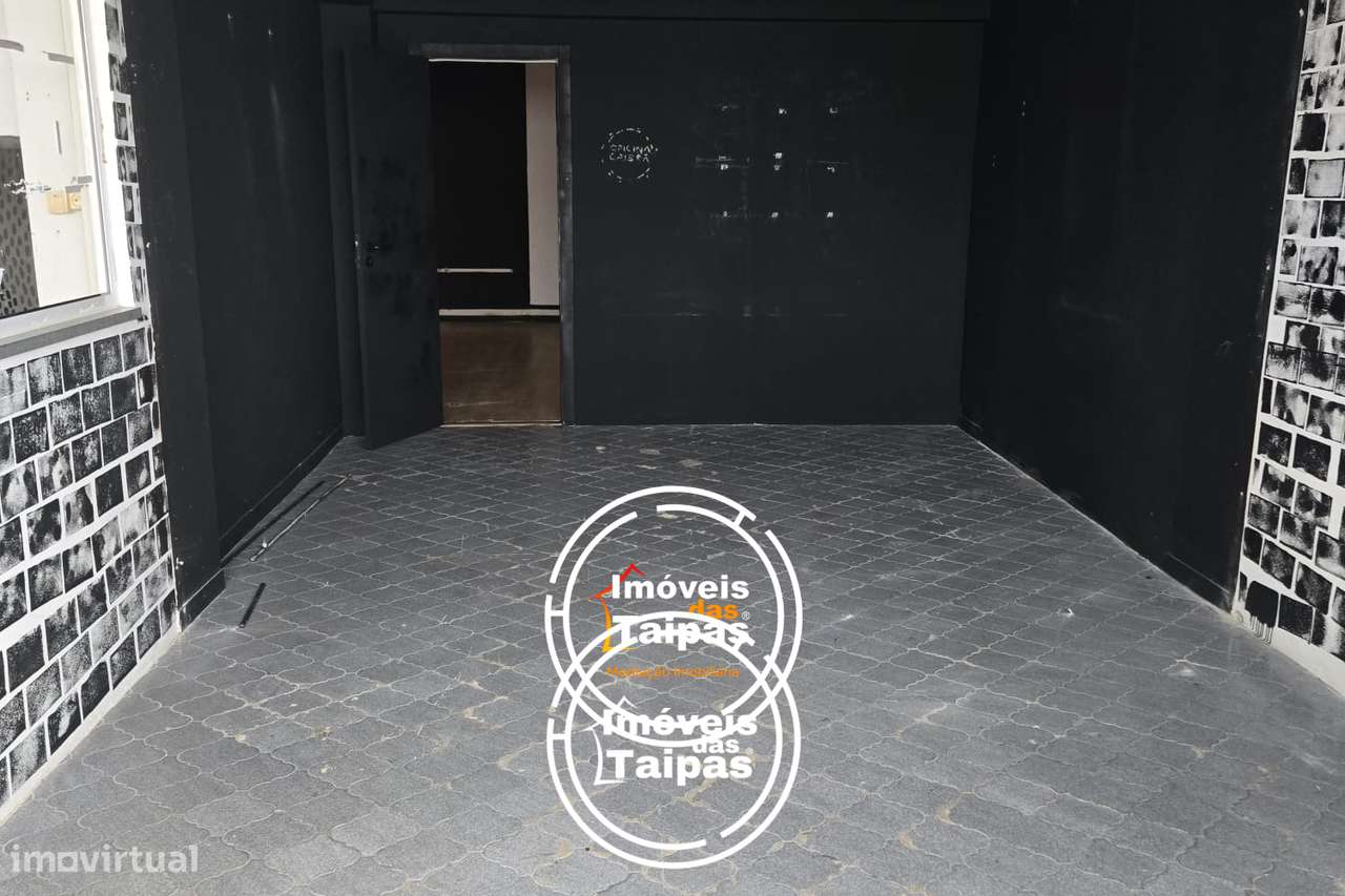 Vende-se Armazém com 200 m2, em Caldelas, Guimarães-4