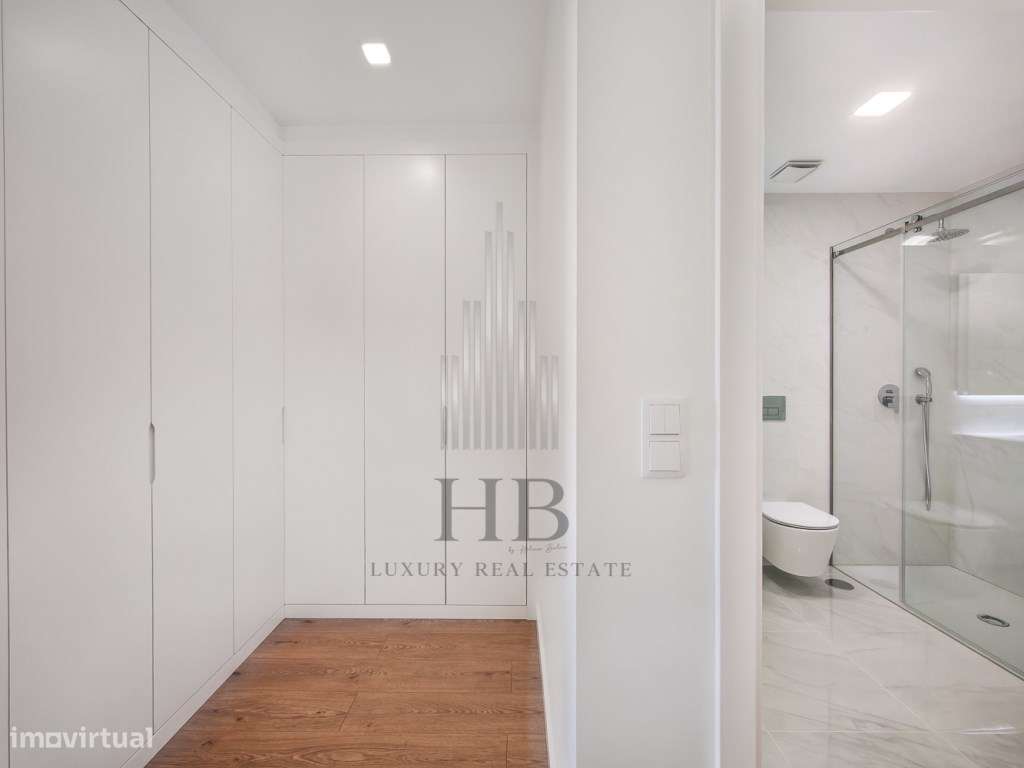 Apartamento T3 com varanda e vista Mar-18