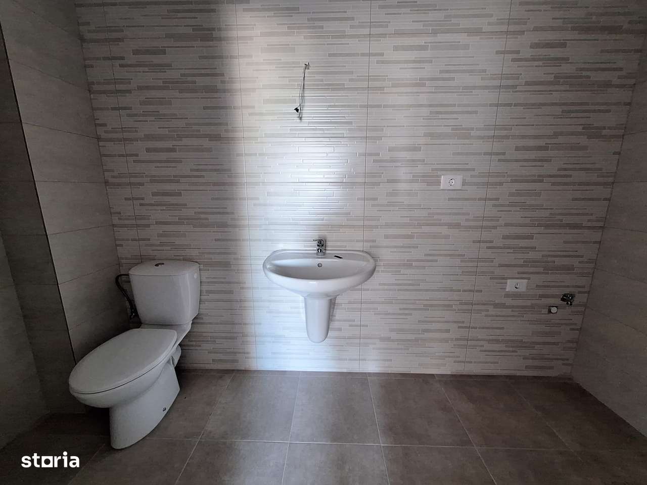 Ap. 3 camere decomandat, 2 bai, debara, 91 mp utili, PARCARE INCLUSA-5