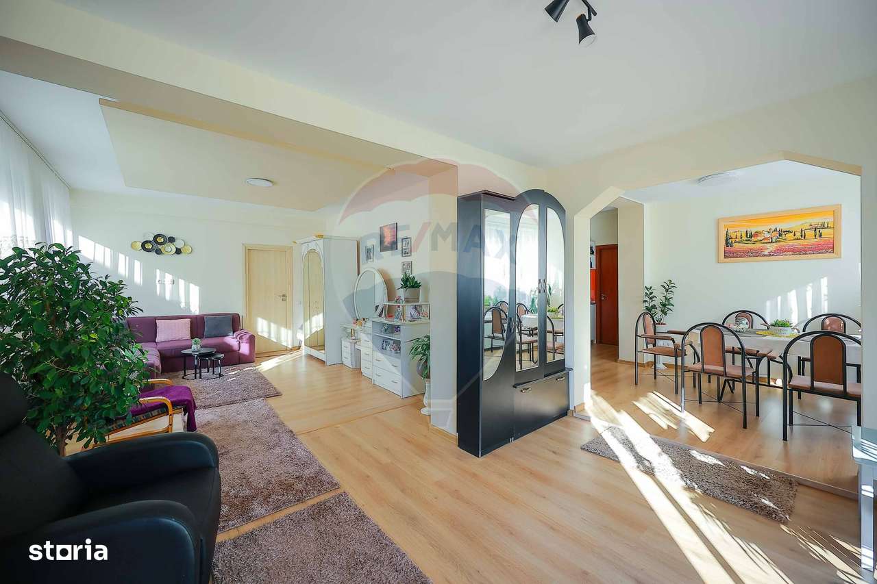 Casă cu 5 camere de vânzare în zona Episcopia Bihorului - Imagine principală: 4/20