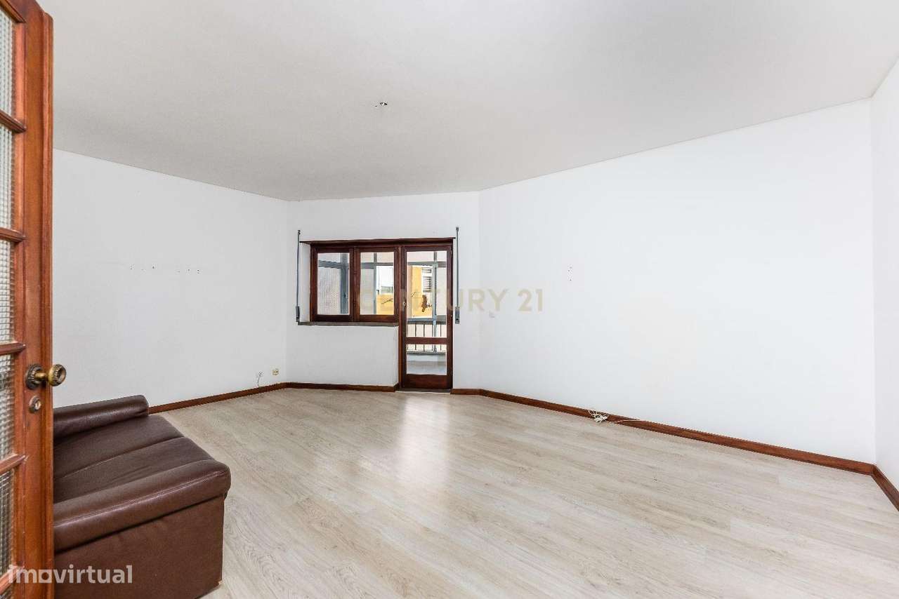 Apartamento T3 para Venda nas Fontaínhas - Cascais - Grande imagem: 4/40