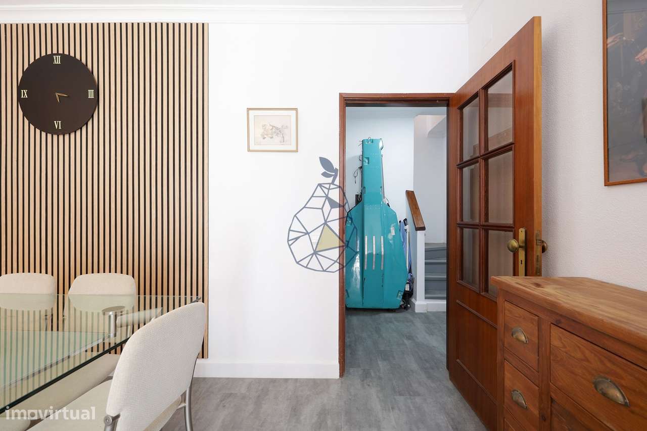 Apartamento Duplex T3 mobilado,  3 casa de banho ,Terraço, Vista Mar A-17