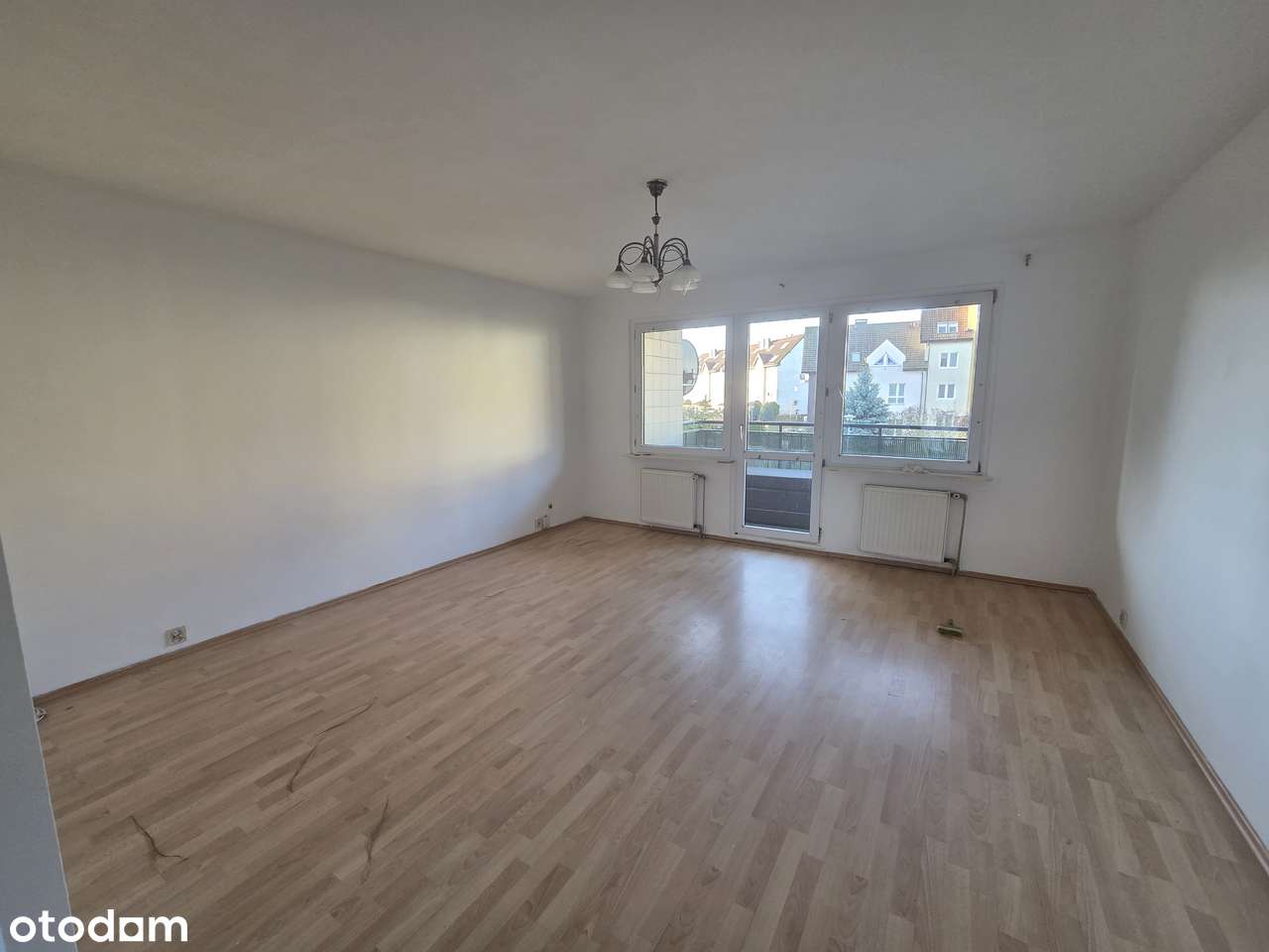 Trzypokojowe,  I piętro, balkon ogródek , brak PCC-2