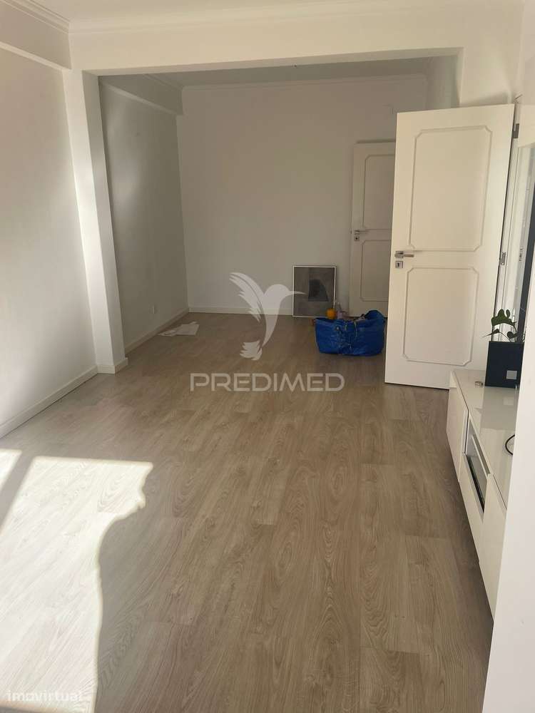 T2 em Alfragide com varanda fechada | Excelente localização | Próxi... - Grande imagem: 2/11