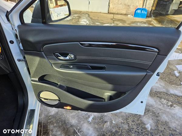 Renault Scenic ENERGY TCe 130 BOSE EDITION - 9