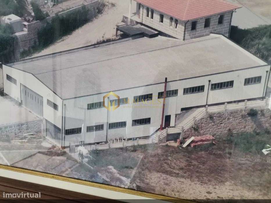 Artigo em Eiriz composto por casa, armazém e terreno - Grande imagem: 3/3