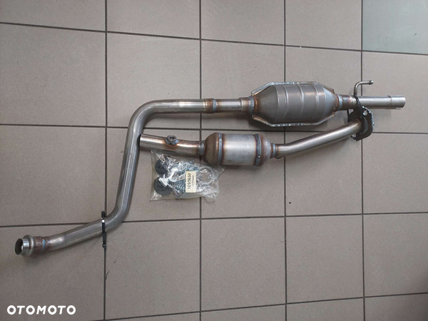 Katalizator (zestaw dwa katalizatory) EURO 3  TOYOTA YARIS 1.0 04.99-09.05 - 2