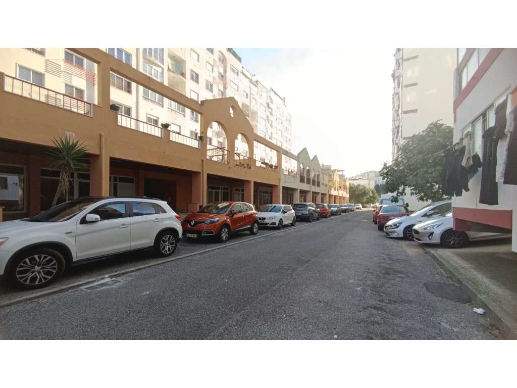 Magnifico Apartamento T0+1 - Monte Abraão - Queluz - Remodelado-9