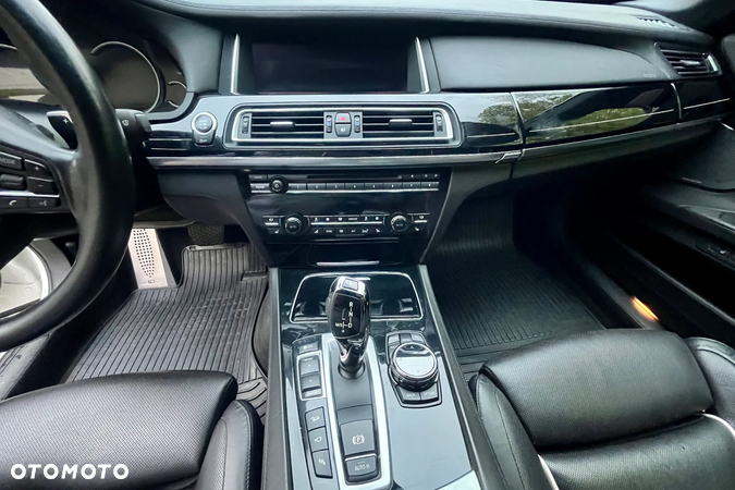BMW Seria 7 750Li xDrive Edition Exclusive - 20