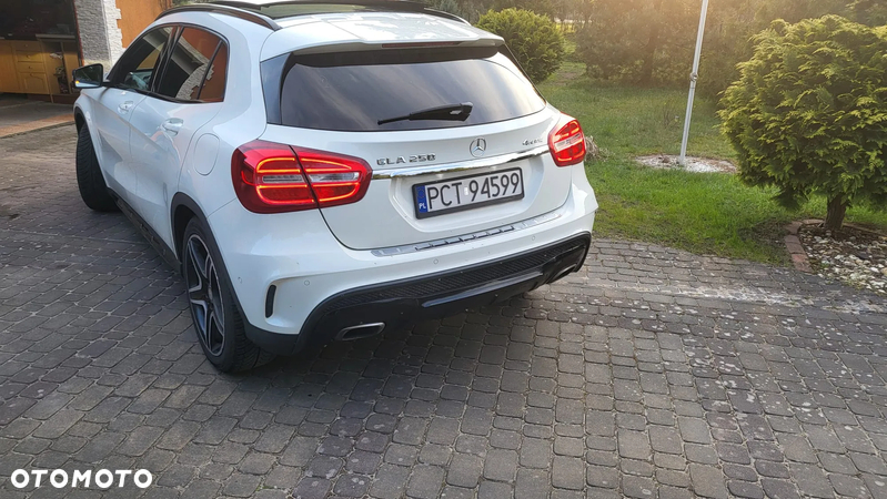 Mercedes-Benz GLA 250 4-Matic - 4