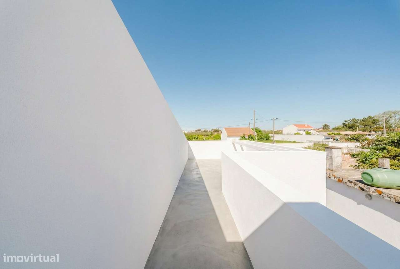 Moradia T3 Isolada por Renovar | Bairro Novo da Jardia, Montijo-23