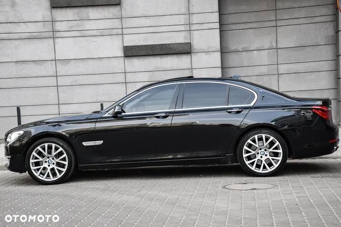 BMW Seria 7 740d xDrive Edition Exclusive - 17