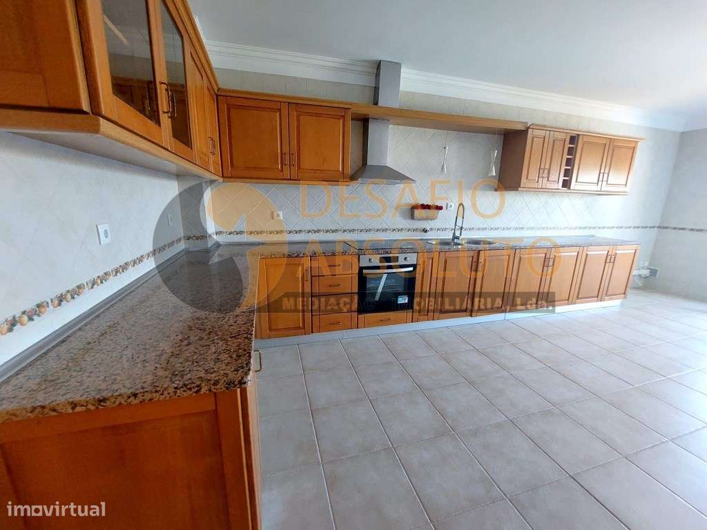 Moradia em Banda T4 c/ Piscina e Garagem. Quinta da Serralheira - S...-2
