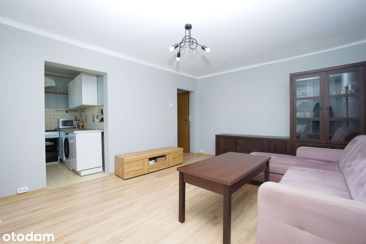 2 pokoje, balkon, ciepła woda z sieci