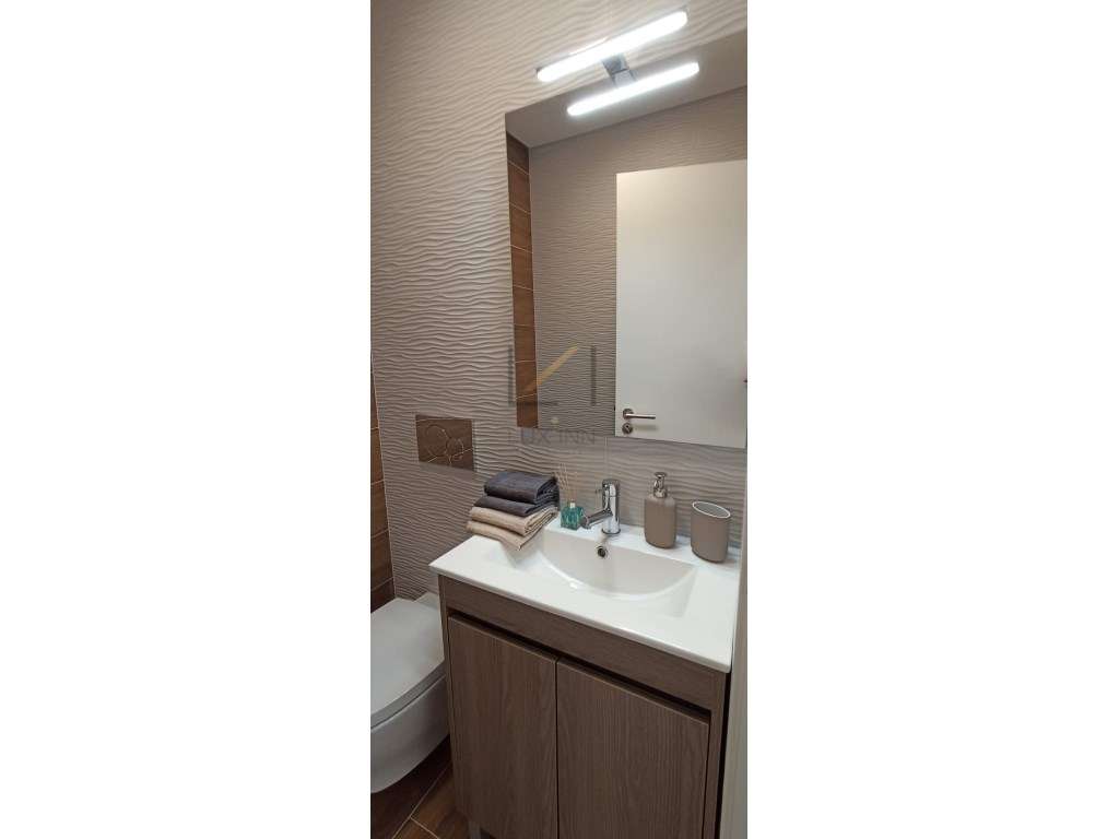 T3 renovado em Benfica - varanda e elevadores-18