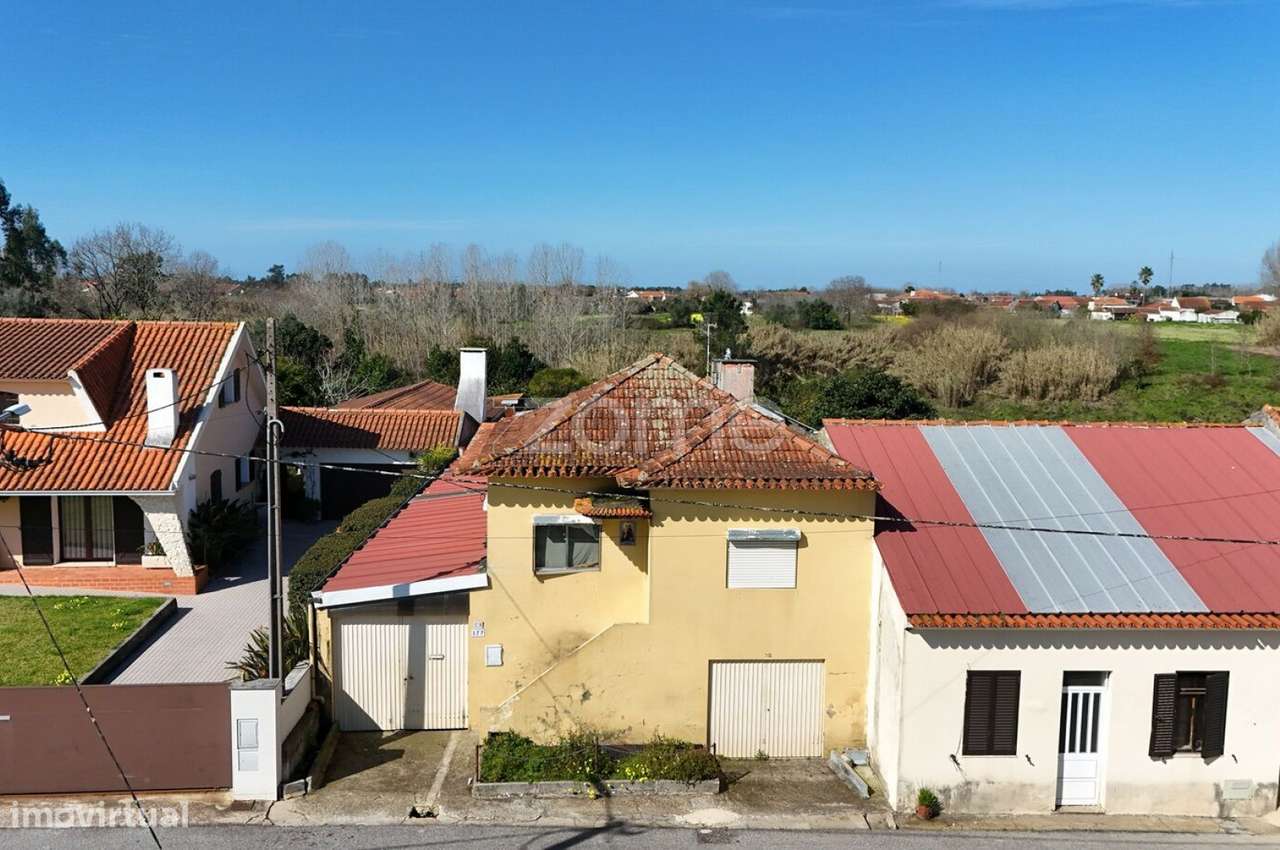 Moradia T4 | Bustos | Oliveira do Bairro | Garagem e Terreno-4