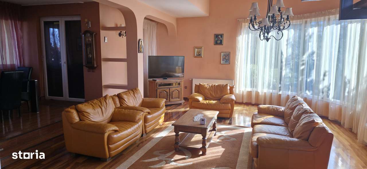 Vila D+P+E de vanzare in cartierul Europa-5