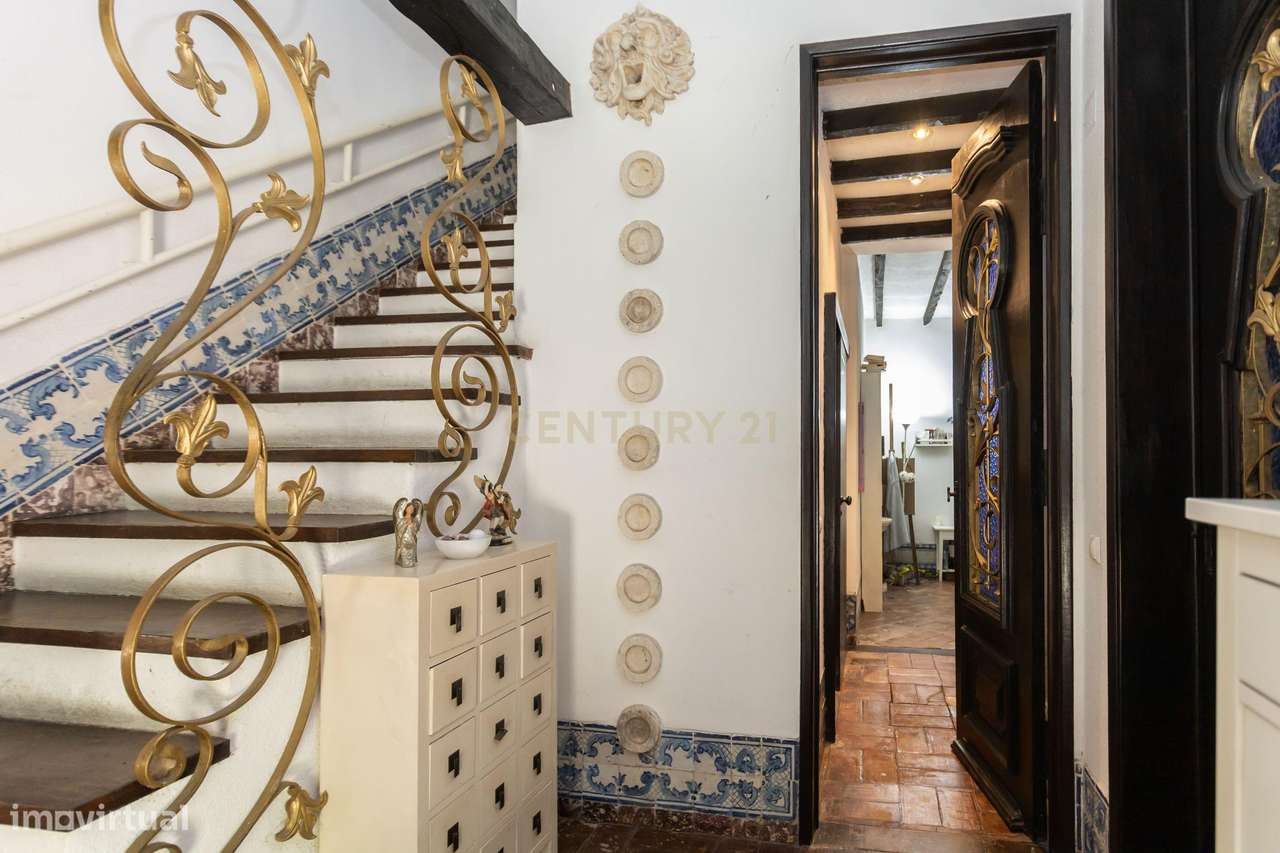 Vila de Prestígio T7+2 com 5.000 m² de Privacidade na Verdizela-19