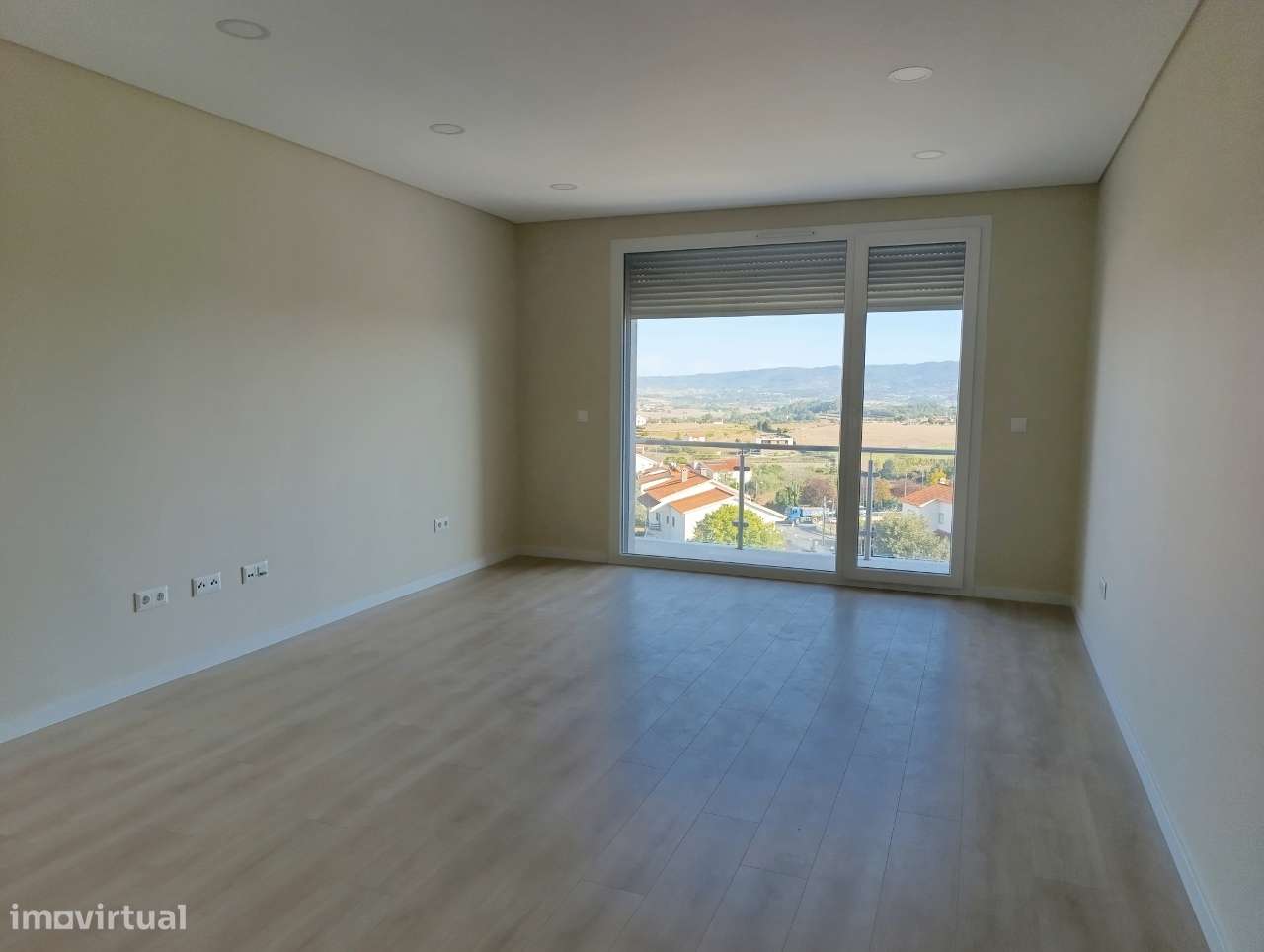 Novo T3 Duplex com Terraço na Covilhã - Grande imagem: 4/49