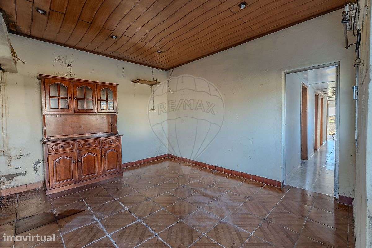 Moradia T2 para venda-5