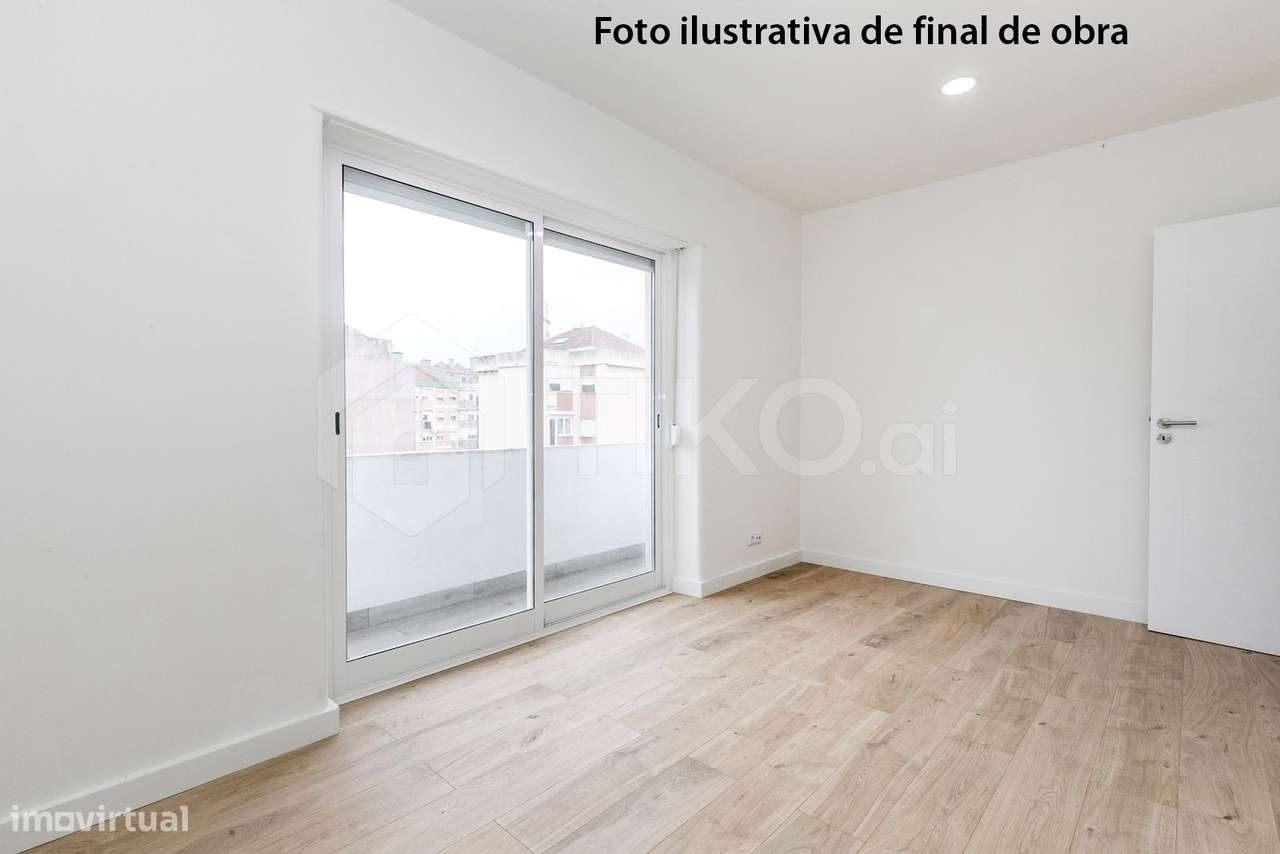 T2+1 Totalmente remodelado em Odivelas – Pronto a habitar | Excelente-18
