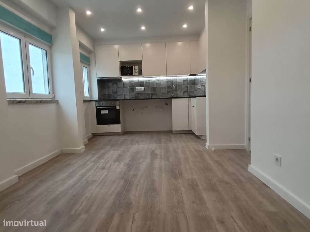 Apartamento T1 totalmente renovado em Vila Fria - Porto Salvo - Grande imagem: 4/20