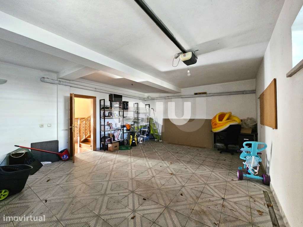 Moradia em Banda T5 - A 5 Minutos do Centro da Cidade de Viseu-40