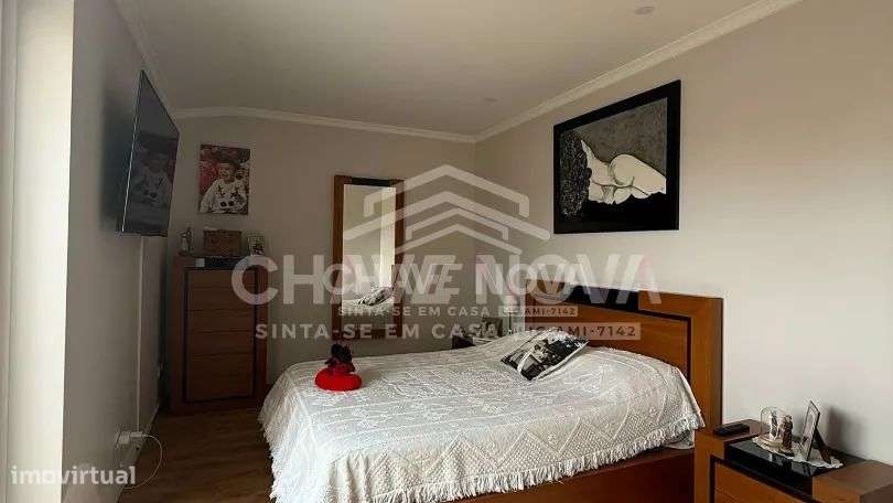 Apartamento T2 no último andar com 3 varandas e garagem-6