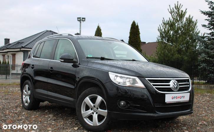 Volkswagen Tiguan - 1