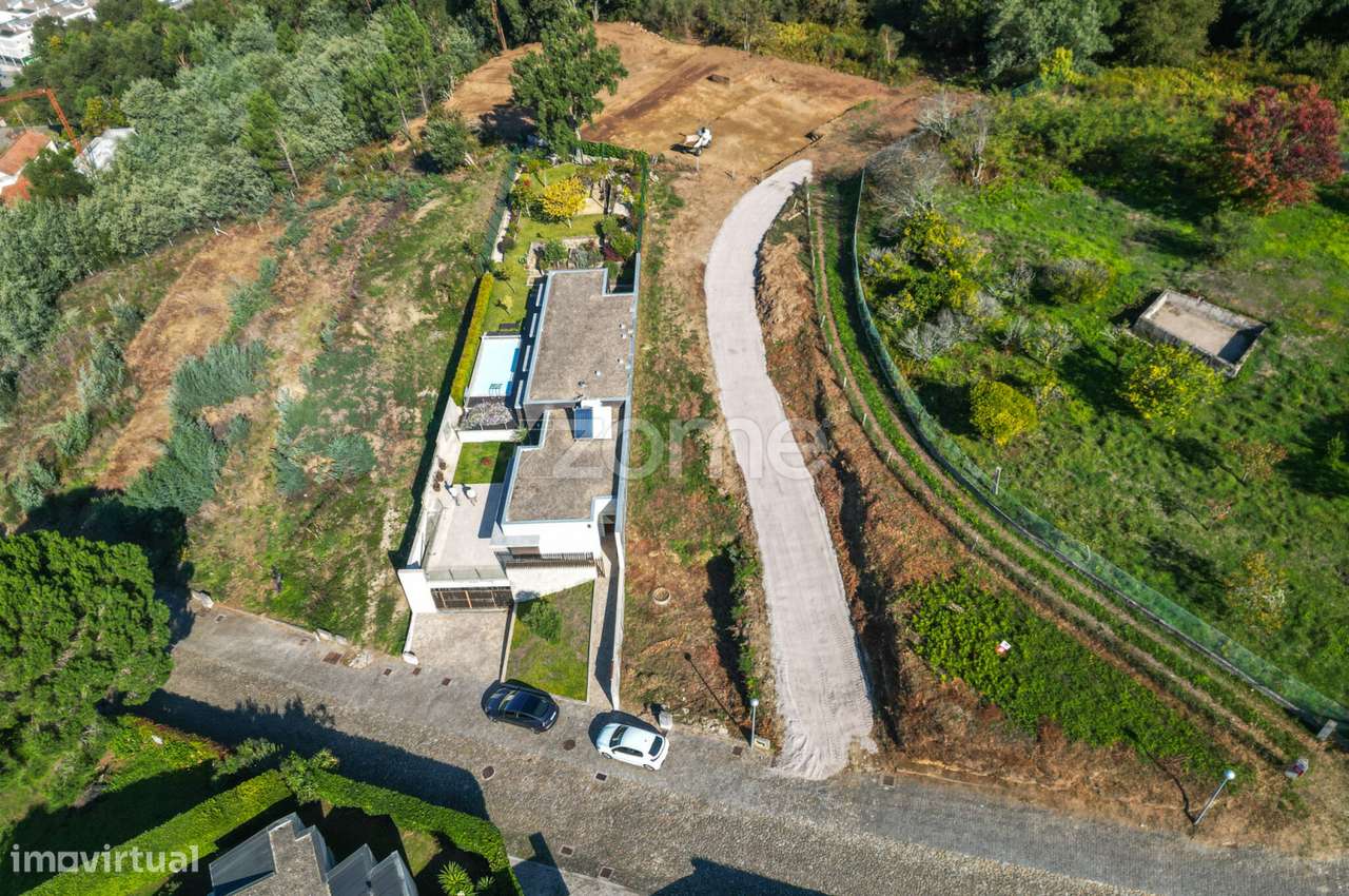 Terreno para moradia térrea com piscina em Vila Nova de Cerveira - Grande imagem: 1/19