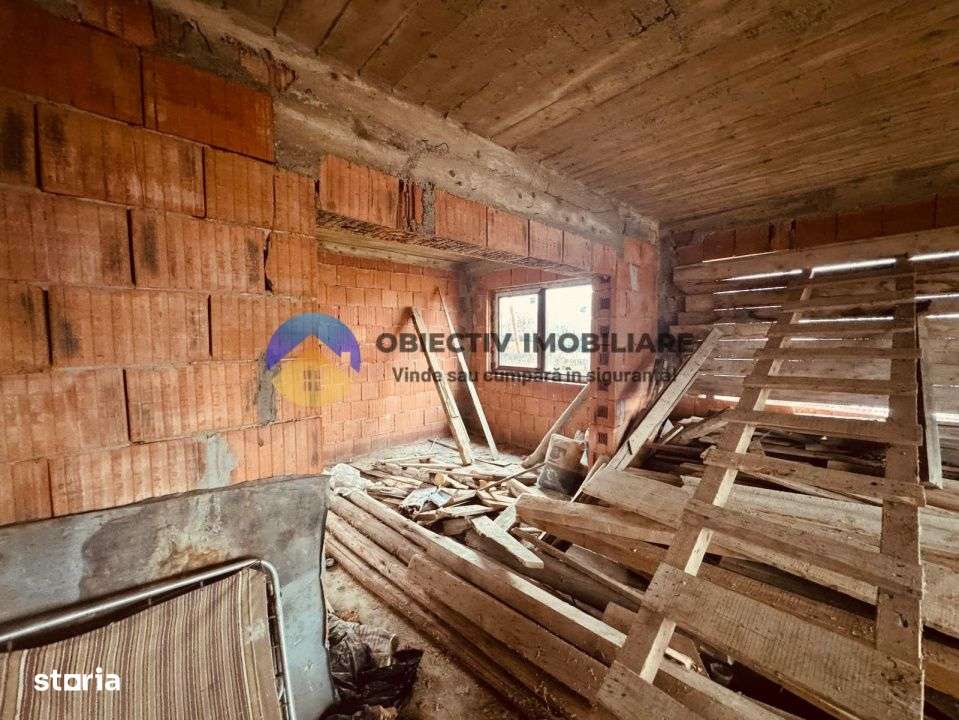 Vila la rosu  + teren 500 mp de vanzare – Zona Fermelor-16