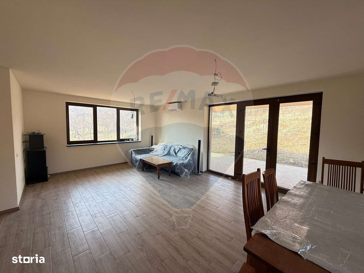 De vânzare Casă nouă cu 4 camere, teren 1190 mp Cartier Podgoria-2