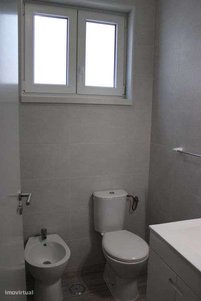 Aluga-se apartamento T2 - Alcobaça - Grande imagem: 4/12