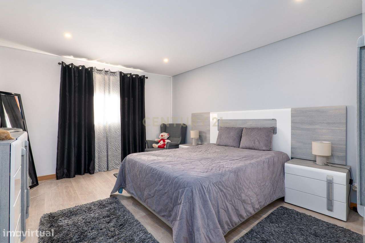 Andar Moradia T3 no Rés-do-Chão com Espaço Exterior em Águas Santas-8