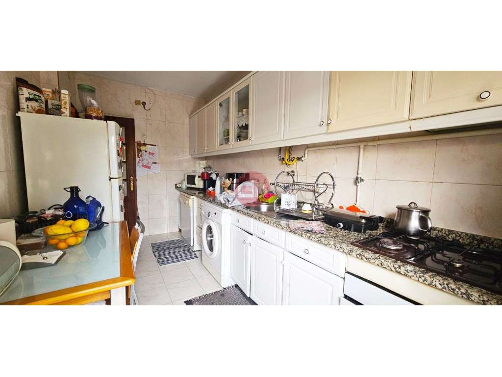 Moradia na Póvoa - Ampla, luminosa e com excelente potencial!-5