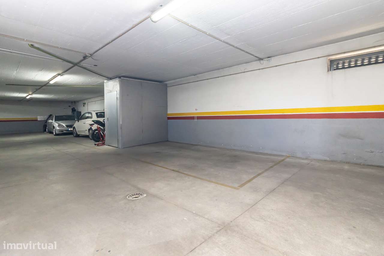Moderno apartamento T3 com parqueamento e arrecadação-44