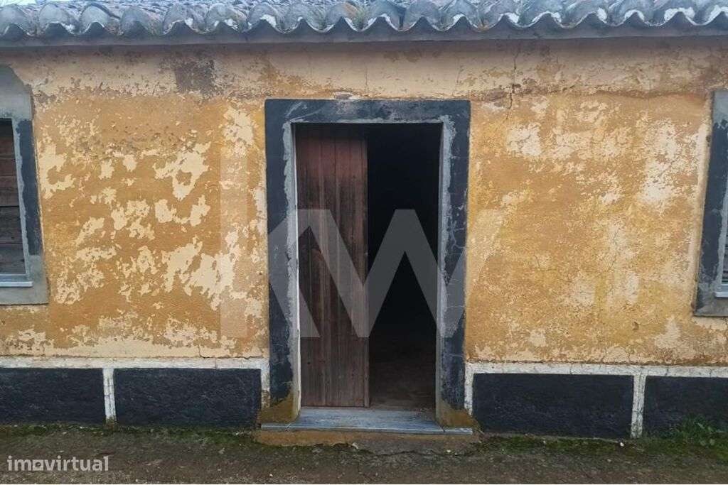T3 com Terreno de 378m2 para Recuperar em Mértola - Corte Pequena - Grande imagem: 2/39