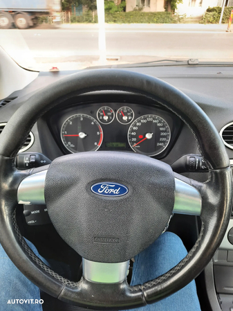 Ford Focus - 9