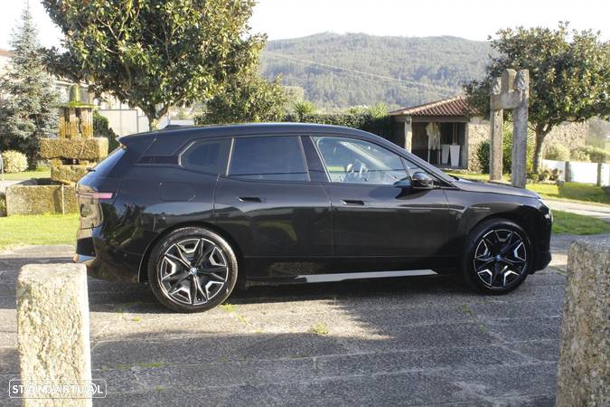 BMW iX xDrive 40 Pack Desportivo - 12