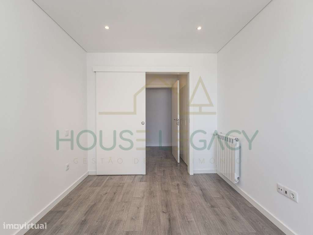 Apartamento T2 em frente ao Hospital São João-17