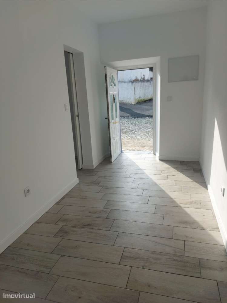 Moradia Geminada T2 - Selmes - Grande imagem: 5/19