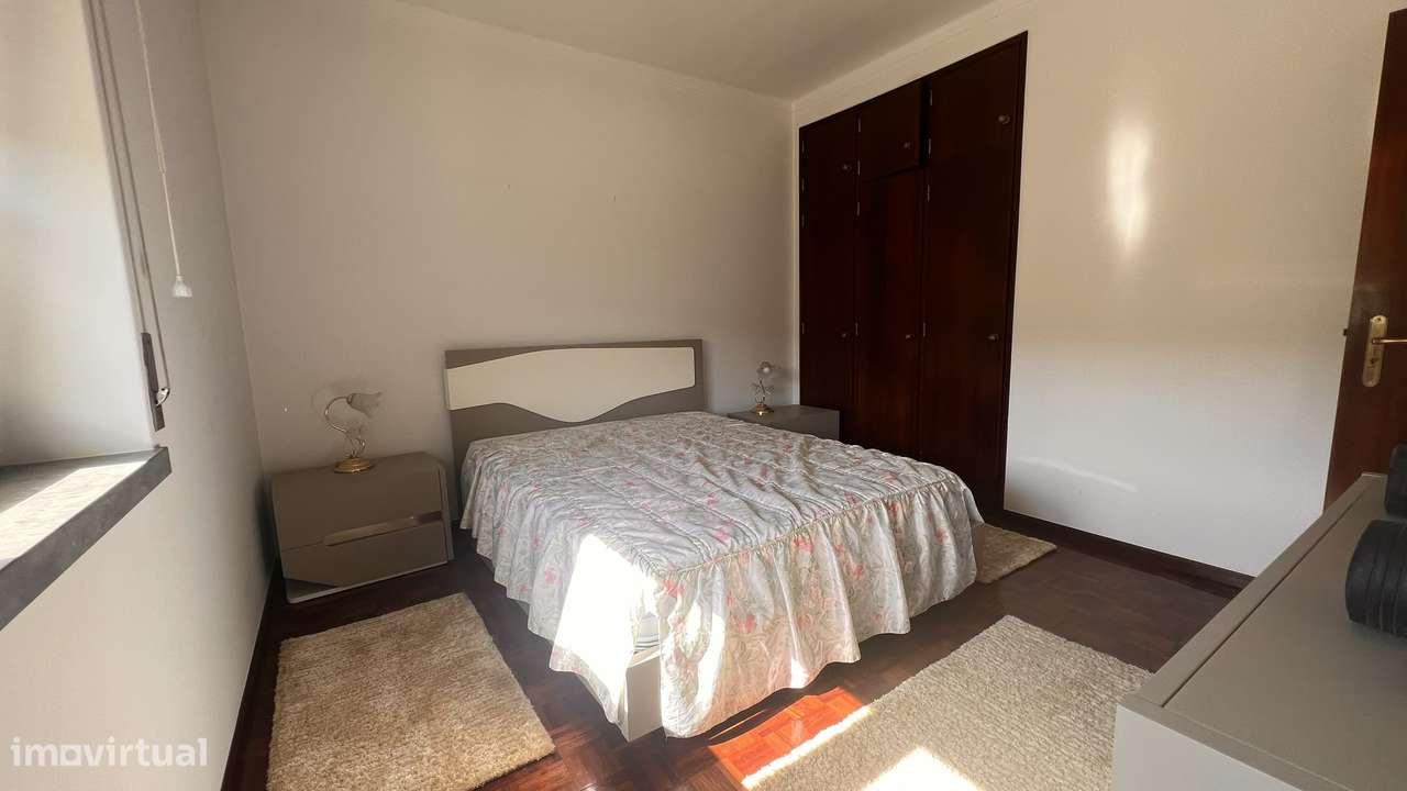 Moradia T4+ 3 Isolada  com Piscina Privada e Ótimos Acessos à A8 - Grande imagem: 5/55