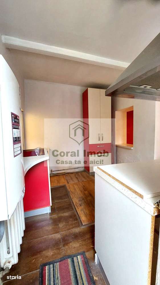 Casa de vanzare curte individuala, centrala, Lacul Tei!-5