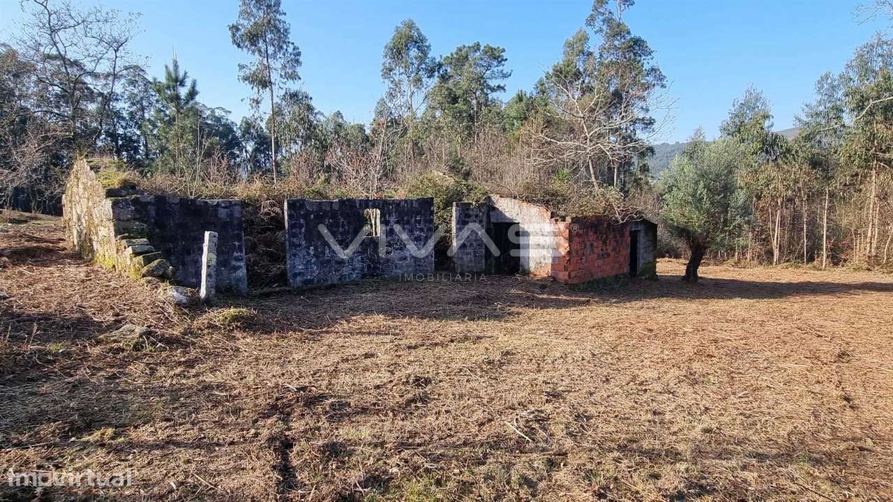 Moradia para recuperar em Gondiães, Vila Verde - Grande imagem: 2/11