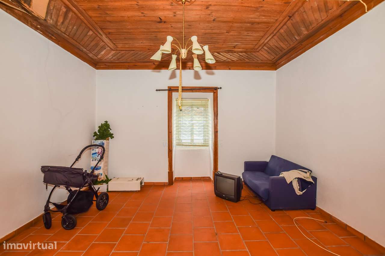 Moradia T3 com Garagem e Poço em Alcorochel, Torres Novas-12