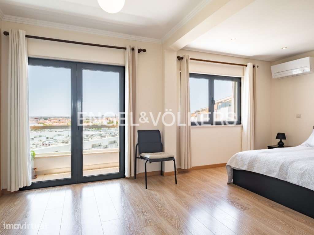 Exclusivo Duplex T2+1 com Terraço Privativo e Vista Panorâmica-17
