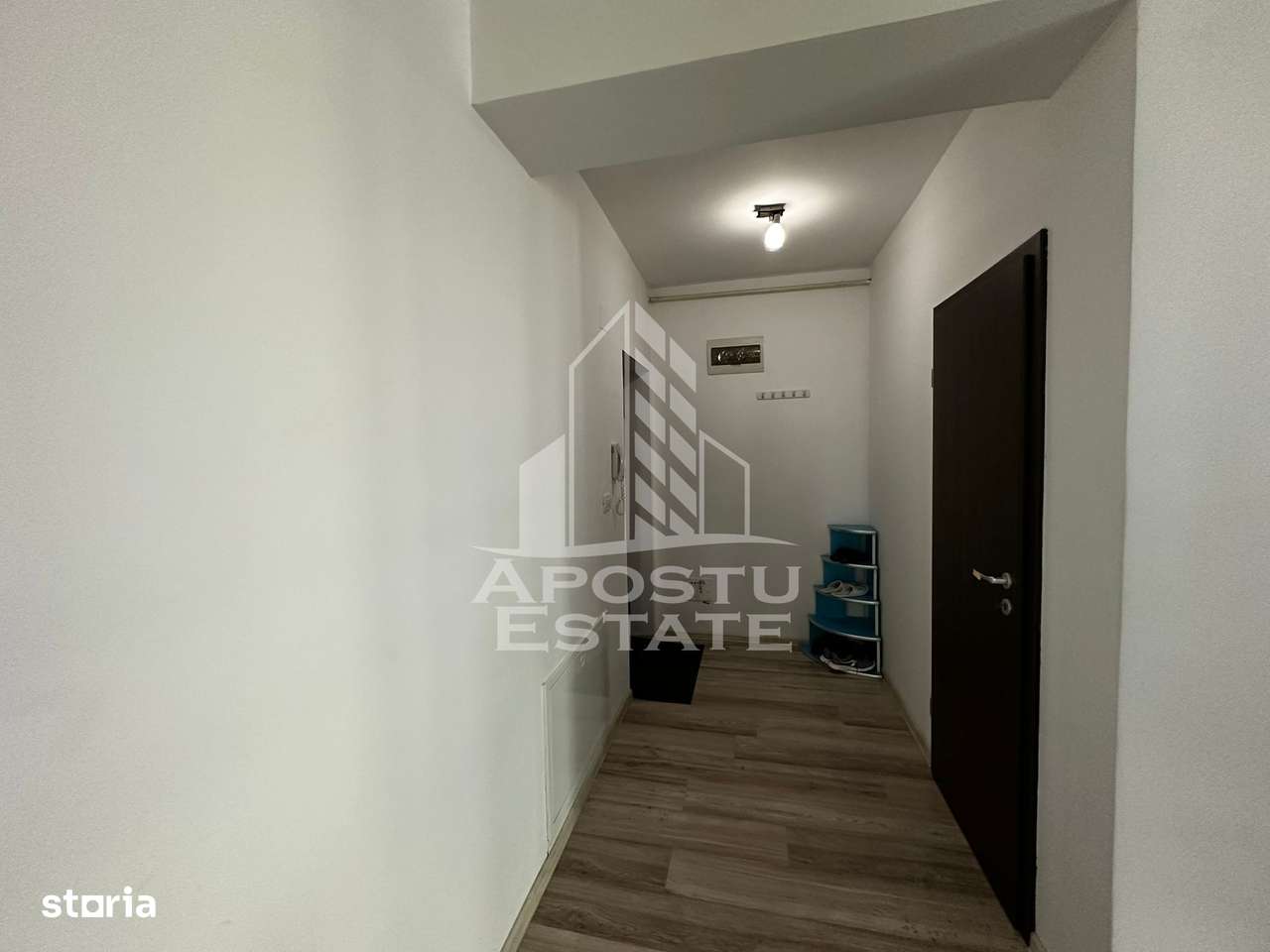 Apartament 2 camere, centrala proprie, loc de parcare, Giroc - Imagine principală: 5/8